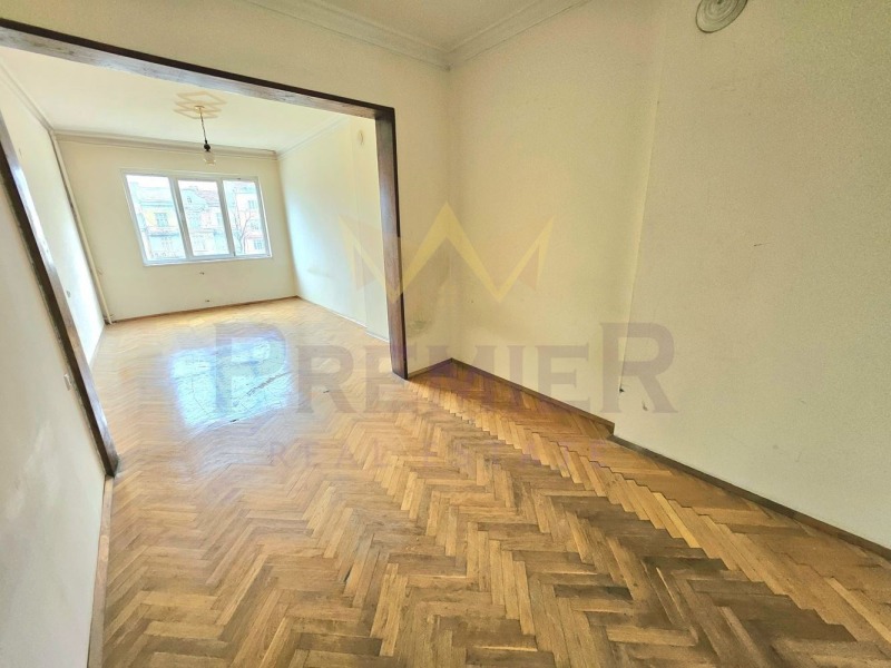 Продава 2-СТАЕН в град София, Център - 51 кв.м / 199 000 € » 389 210.17 лв., ИМОТИ ПРЕМИЕР