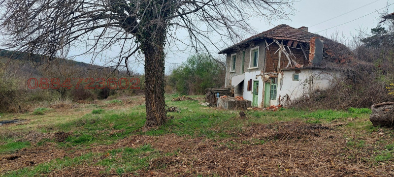 Продава КЪЩА, гр. Борово, област Русе, снимка 2 - Къщи - 52783263