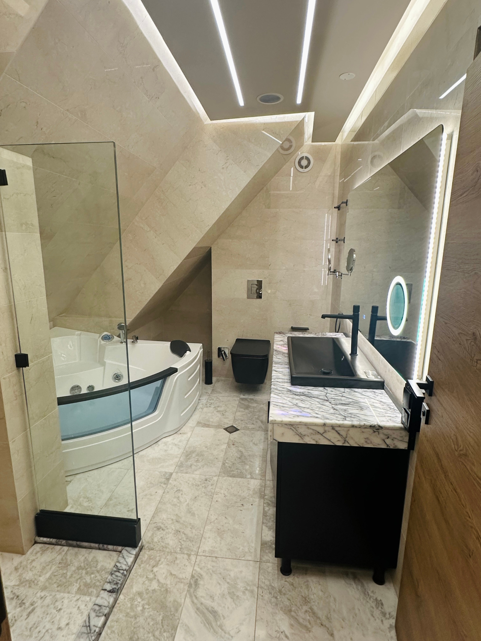 Продава 3-СТАЕН, гр. Пловдив, Център, снимка 4 - Апартаменти - 54105554