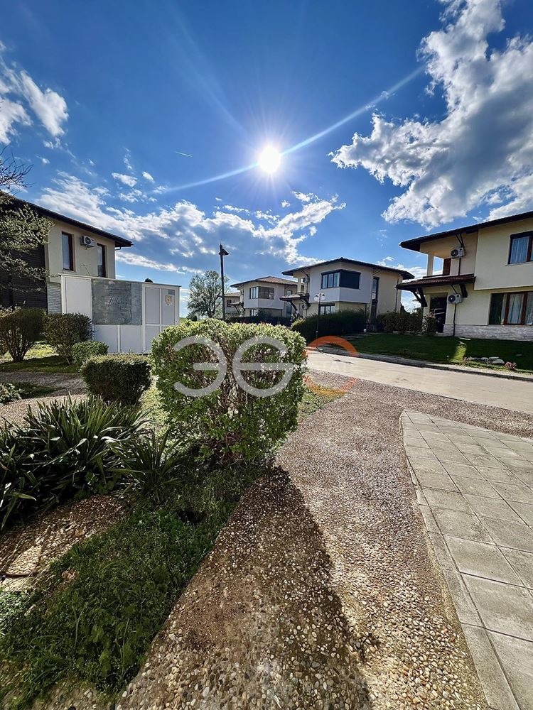 Продава КЪЩА, гр. Балчик, област Добрич