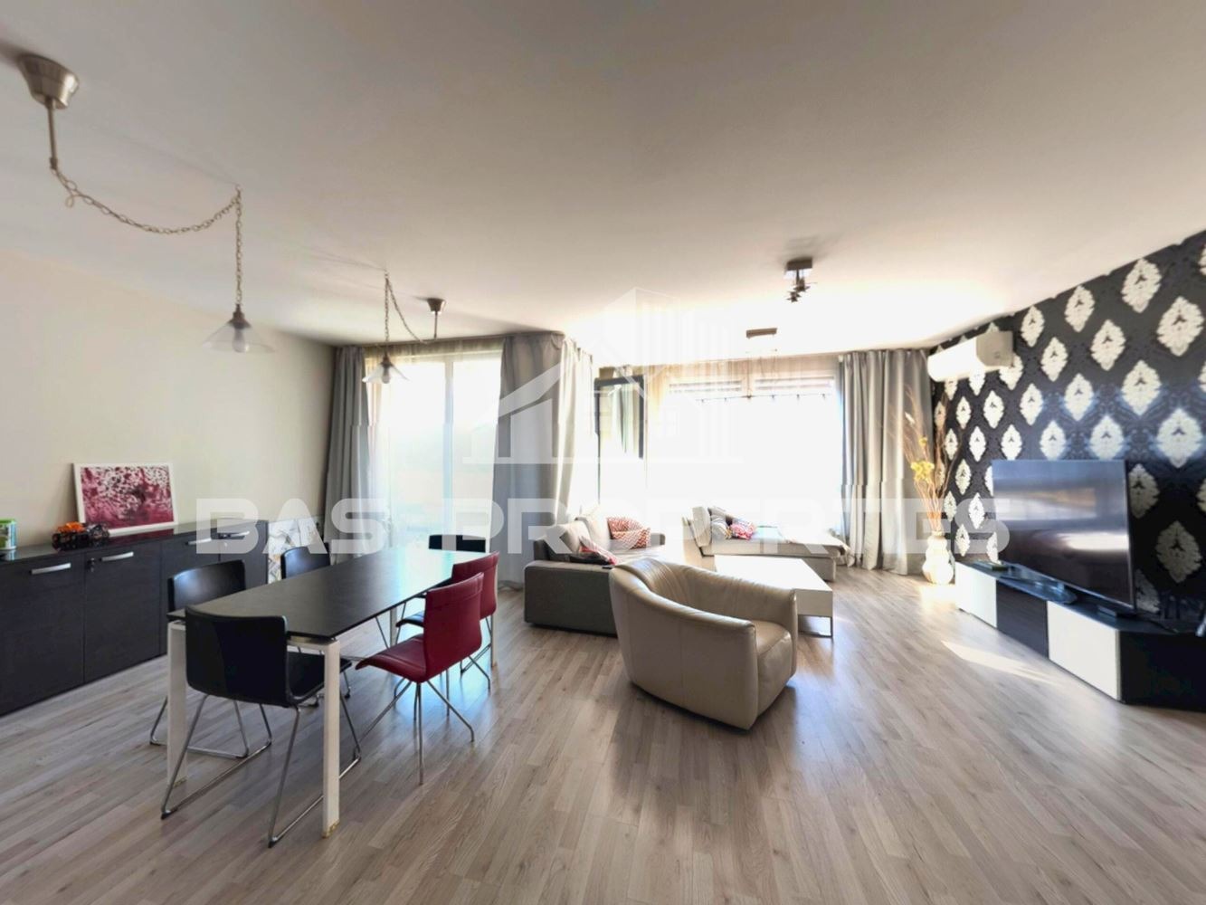 Продава МНОГОСТАЕН, гр. София, Полигона, снимка 2 - Апартаменти - 54363086