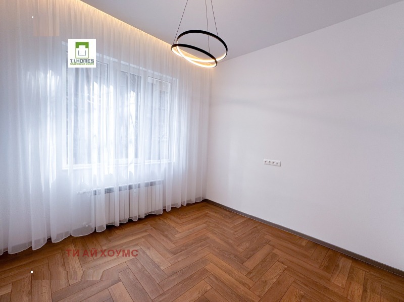 Продава 3-СТАЕН, гр. София, Център, снимка 7 - Апартаменти - 53085741