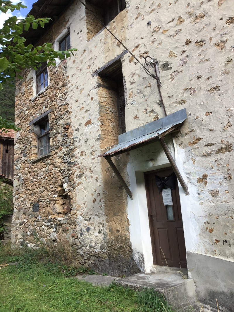 Продава КЪЩА, с. Соколовци, област Смолян, снимка 2 - Къщи - 52781801