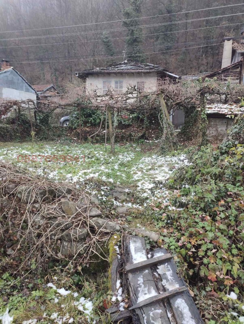 Продава КЪЩА, с. Орешак, област Ловеч, снимка 2 - Къщи - 53181109