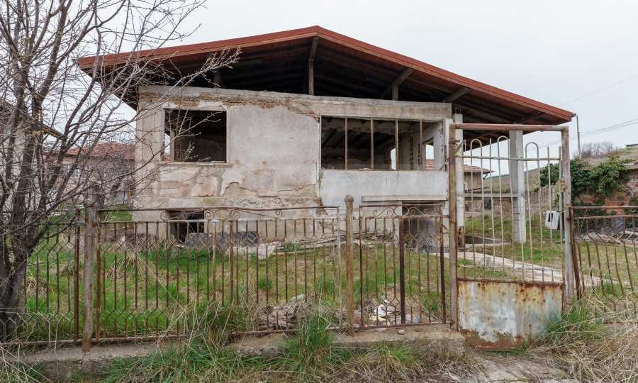 Продава КЪЩА, с. Люлин, област Перник