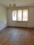 Продава 3-СТАЕН, град Плевен, Идеален център • 97000 € / 189715.51 лв. • 63538595 3
