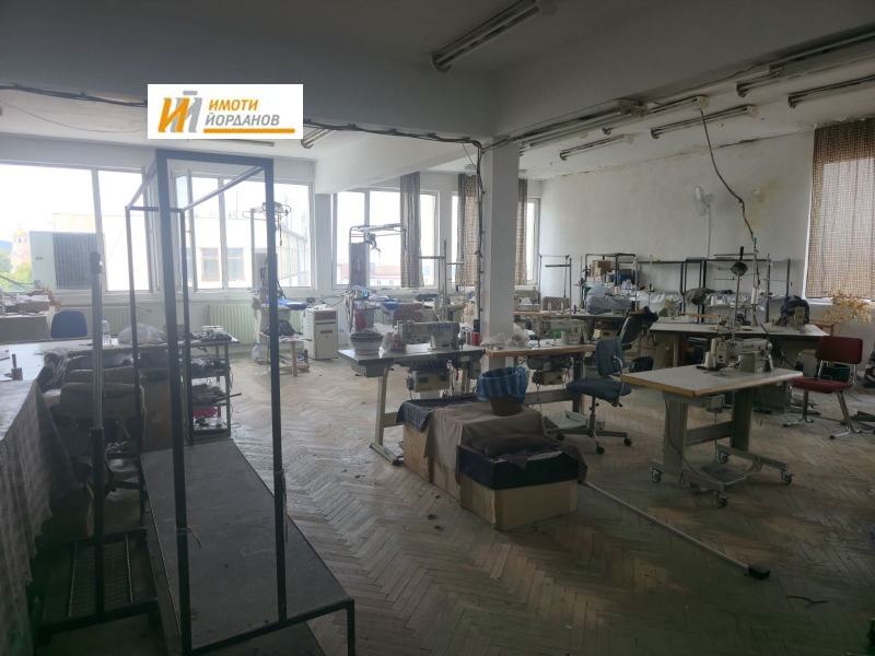 Продава  Пром. помещение, област Велико Търново, гр. Лясковец •  135 000 € • ID 94279299 — holmes.bg - [1] 