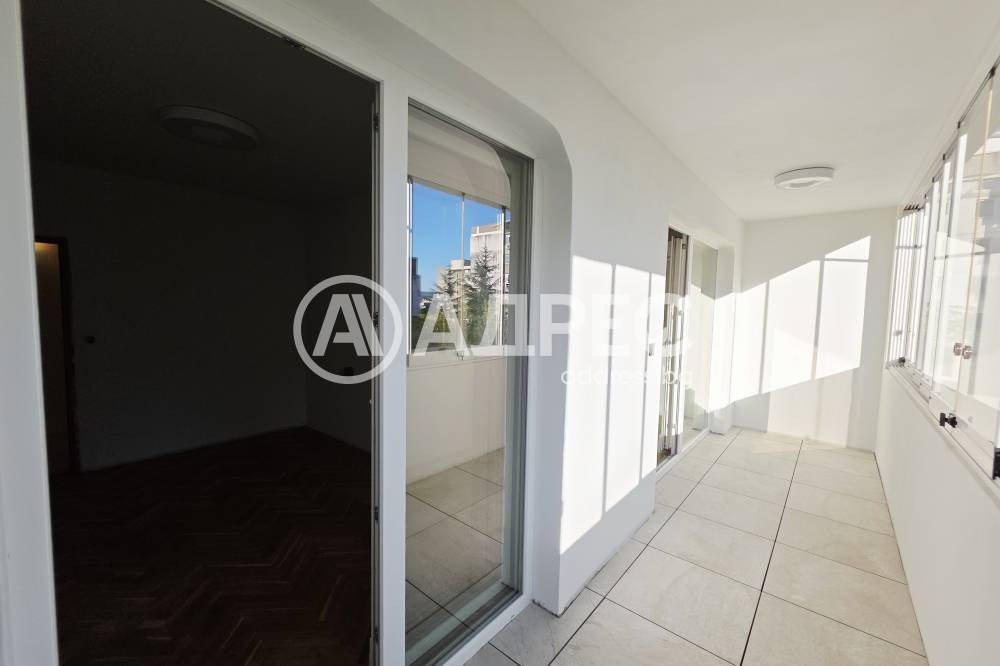 Продава МНОГОСТАЕН, гр. Варна, Център, снимка 10 - Апартаменти - 54499037