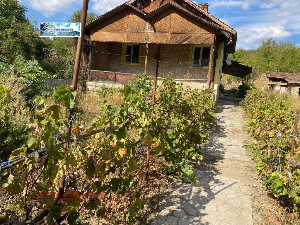 Продава КЪЩА, с. Ореховица, област Плевен