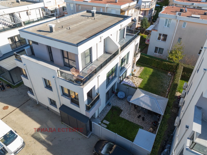 Продава КЪЩА в град Бургас, Сарафово - 211 кв.м / 360 000 € » 704 098.80 лв., ТРИАДА ЕСТЕЙТС