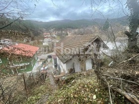 Huis Rudartsi, regio Pernik 3