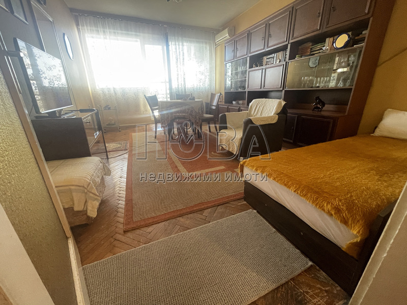 In vendita  2 camere da letto Ruse , Tsentralen iugen rajon , 90 mq | 27447585 - Immagine [2]