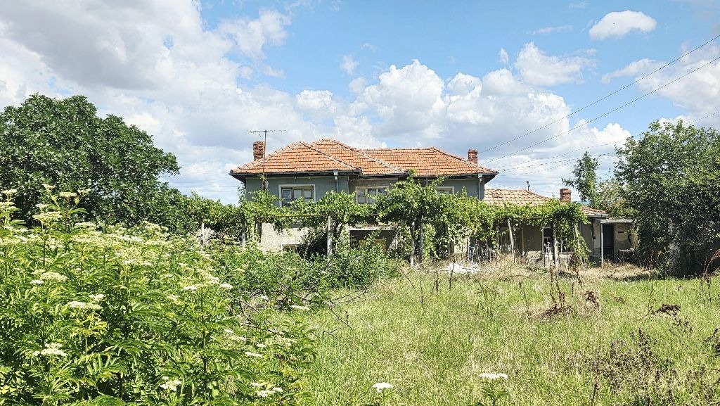 Продава КЪЩА, с. Любен, област Пловдив