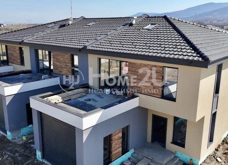 Продава КЪЩА, град Пловдив, Беломорски • 305000 € / 596528.15 лв. • 96595747 1