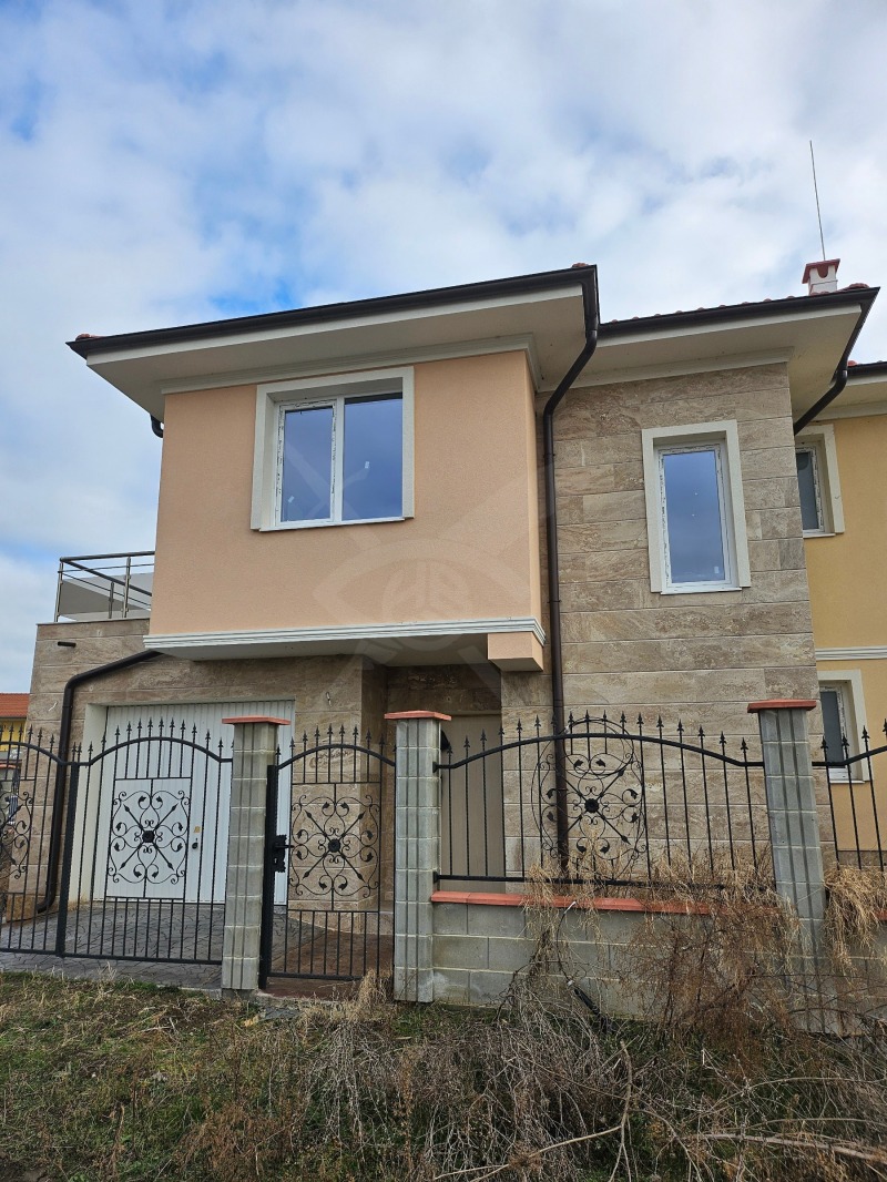 Продава КЪЩА в област Бургас, гр. Поморие - 160 кв.м / 235 000 € » 459 620.05 лв., ЕКС НВД БУРГАС ООД