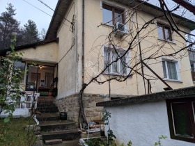 Продажба на етажи от къща в област Габрово — страница 2 - изображение 1 