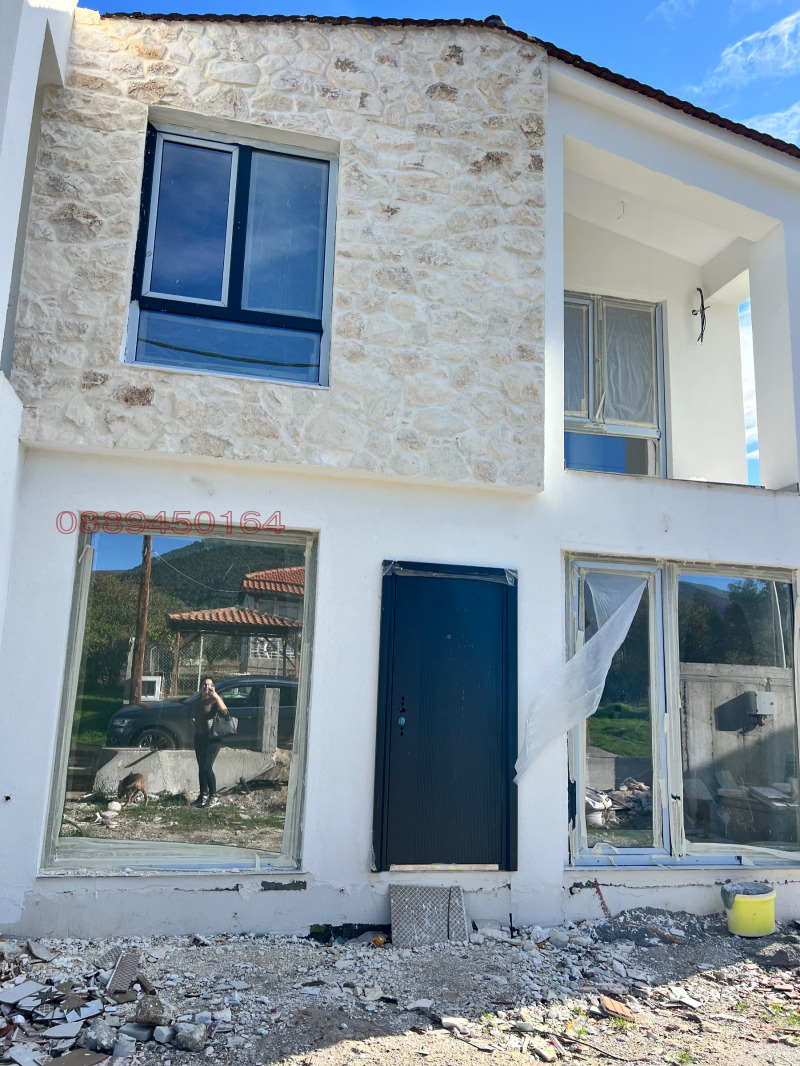 Продава МЕЗОНЕТ, Извън страната, област Извън страната