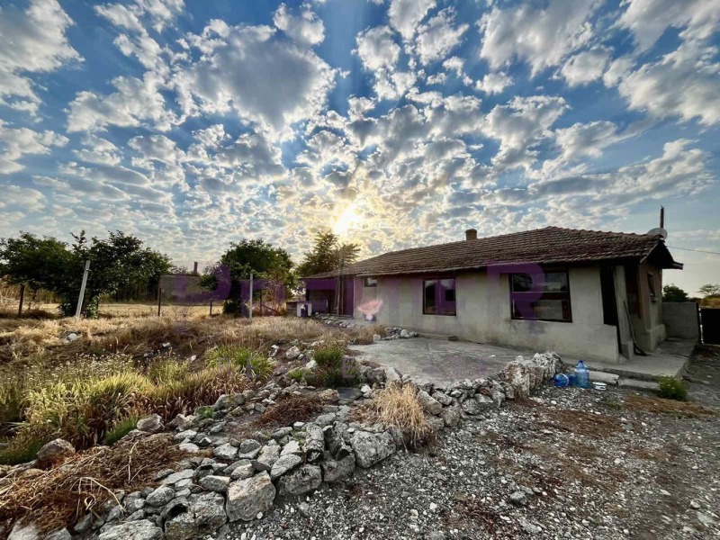 Продава КЪЩА, с. Змеево, област Добрич, снимка 16 - Къщи - 53008889