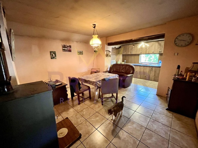 Продава КЪЩА, с. Змеево, област Добрич, снимка 8 - Къщи - 53008889