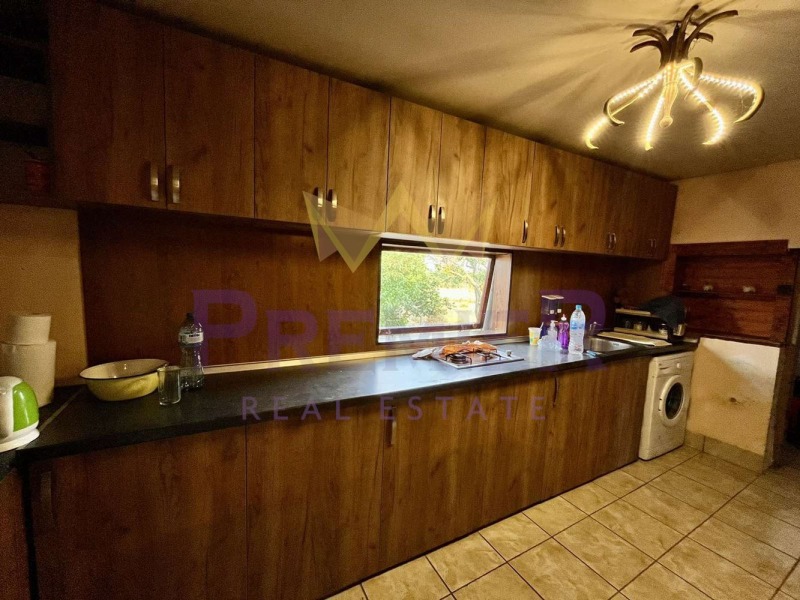 Продава КЪЩА, с. Змеево, област Добрич, снимка 2 - Къщи - 53008889