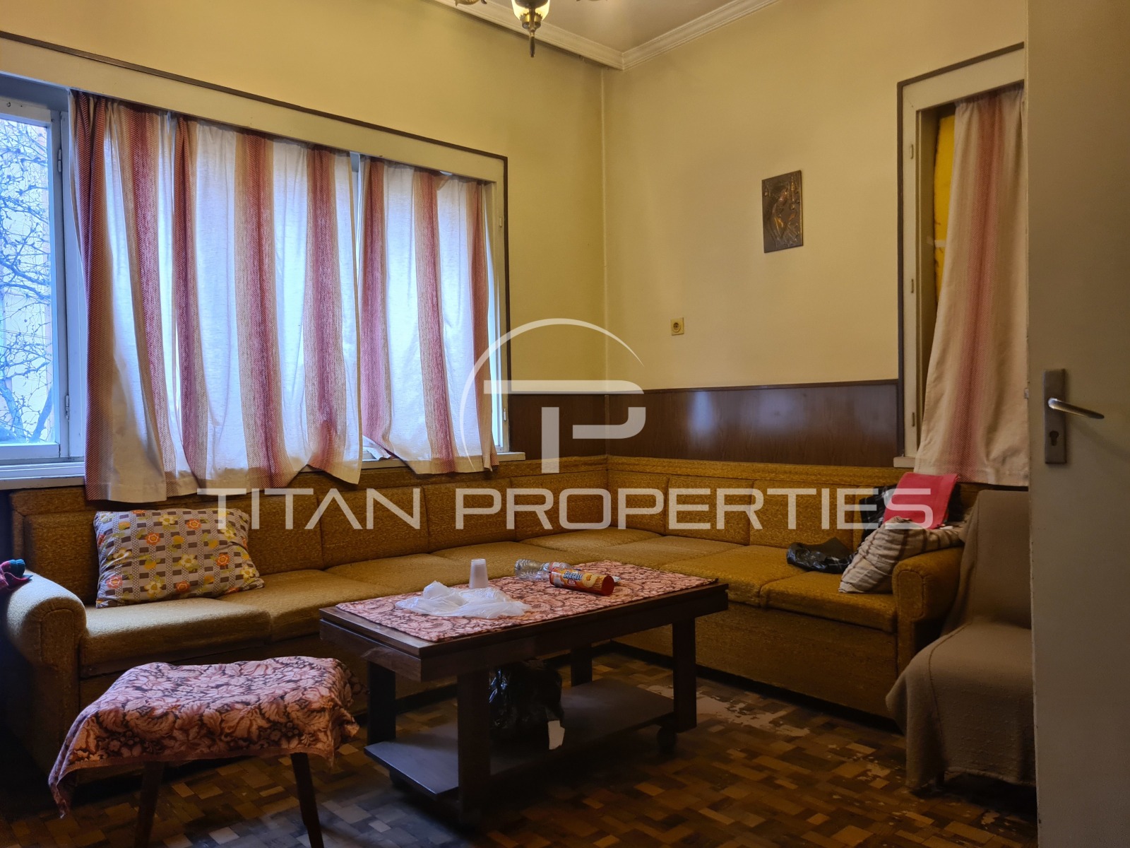Продава ЕТАЖ ОТ КЪЩА, гр. Пловдив, Център, снимка 2 - Етаж от къща - 48217894
