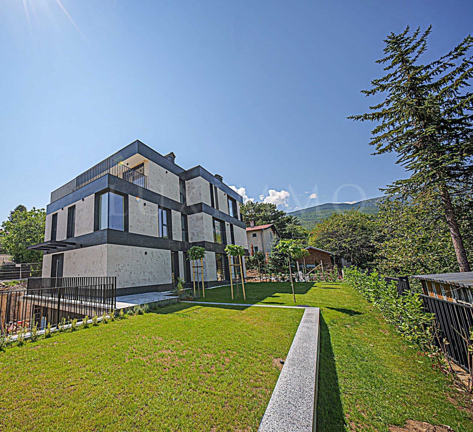 Продава КЪЩА, гр. София, Симеоново, снимка 2 - Къщи - 49491435