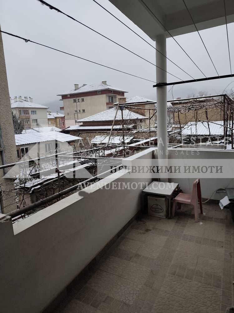 Продава ЕТАЖ ОТ КЪЩА, гр. Пещера, област Пазарджик, снимка 8 - Етаж от къща - 53230435