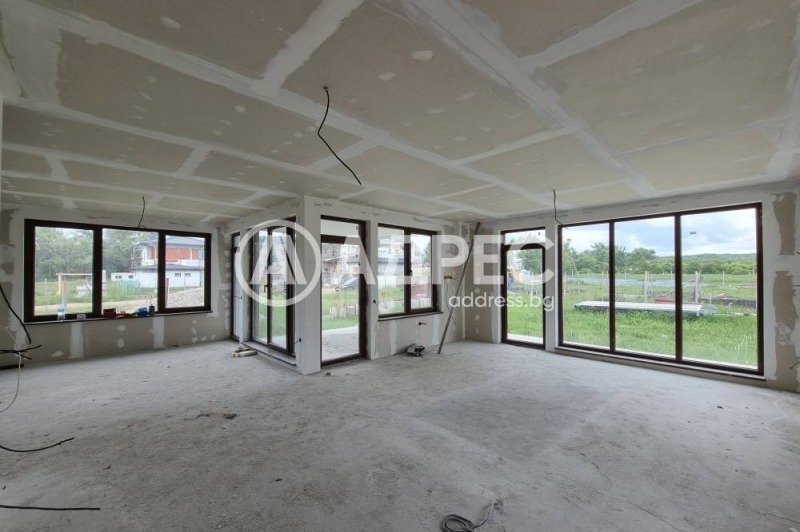 Продава  Къща област София , с. Гурмазово , 218 кв.м | 14639902 - изображение [2]