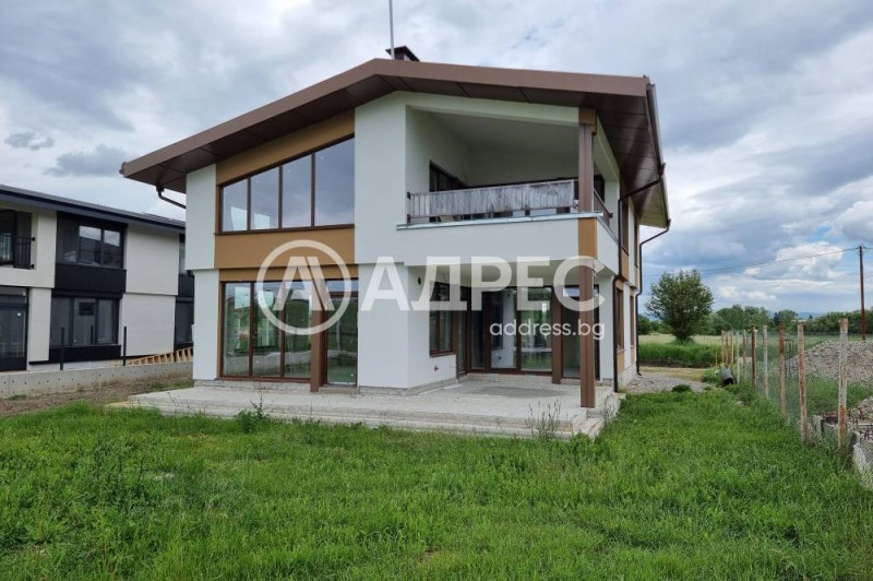 Продава  Къща област София , с. Гурмазово , 218 кв.м | 14639902
