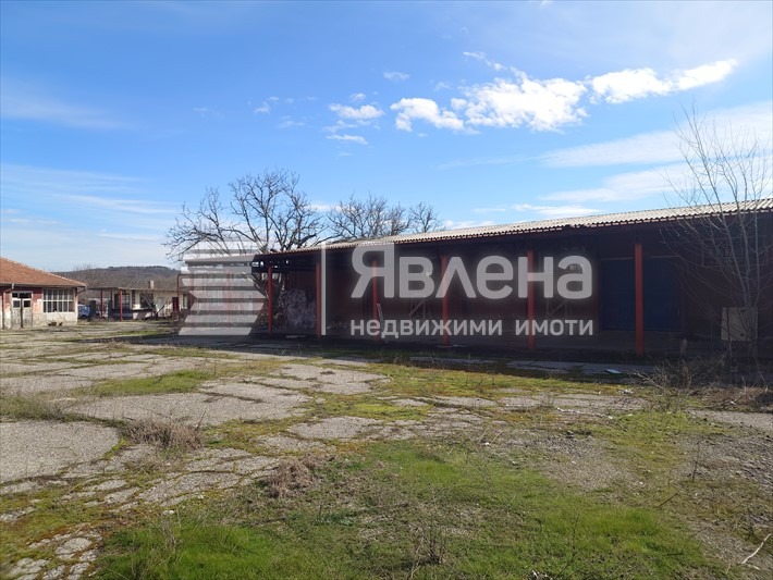 Продава ПРОМ. ПОМЕЩЕНИЕ, с. Езерово, област Пловдив, снимка 3 - Производствени сгради - 56333130