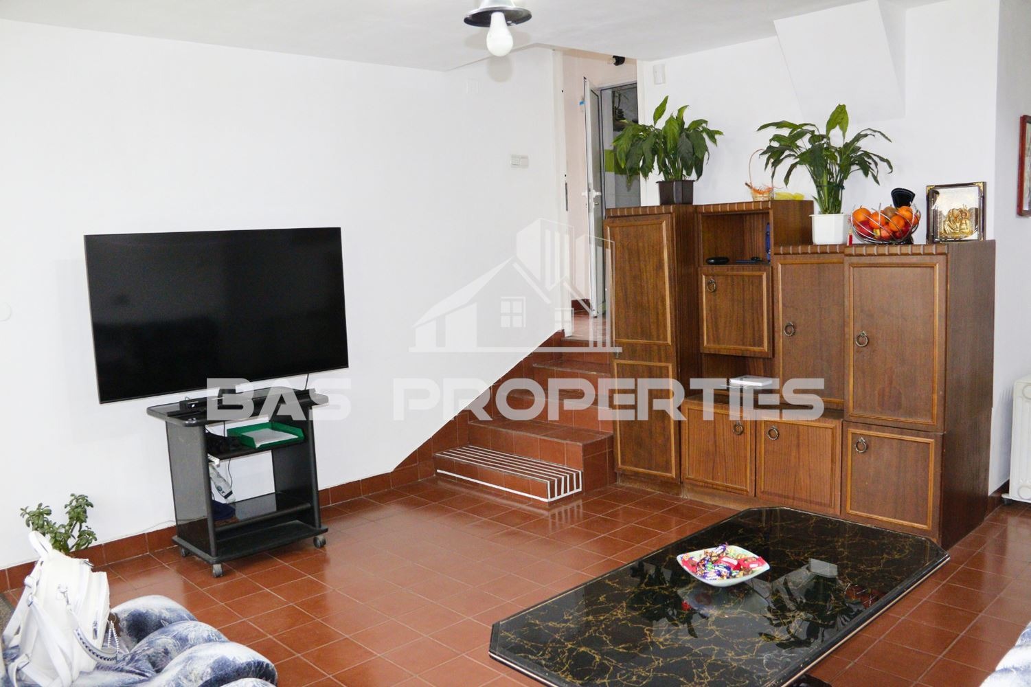 Продава КЪЩА, с. Големо Бучино, област Перник, снимка 2 - Къщи - 53913678