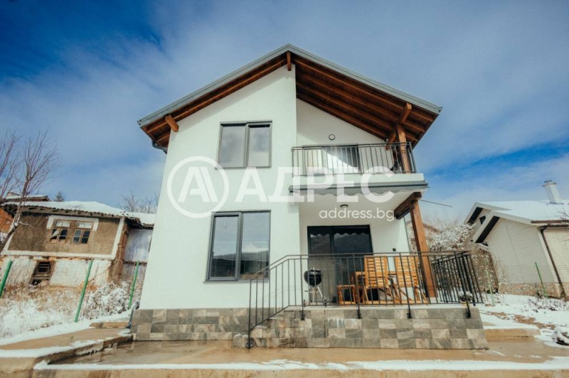 Продава КЪЩА, с. Макоцево, област София област