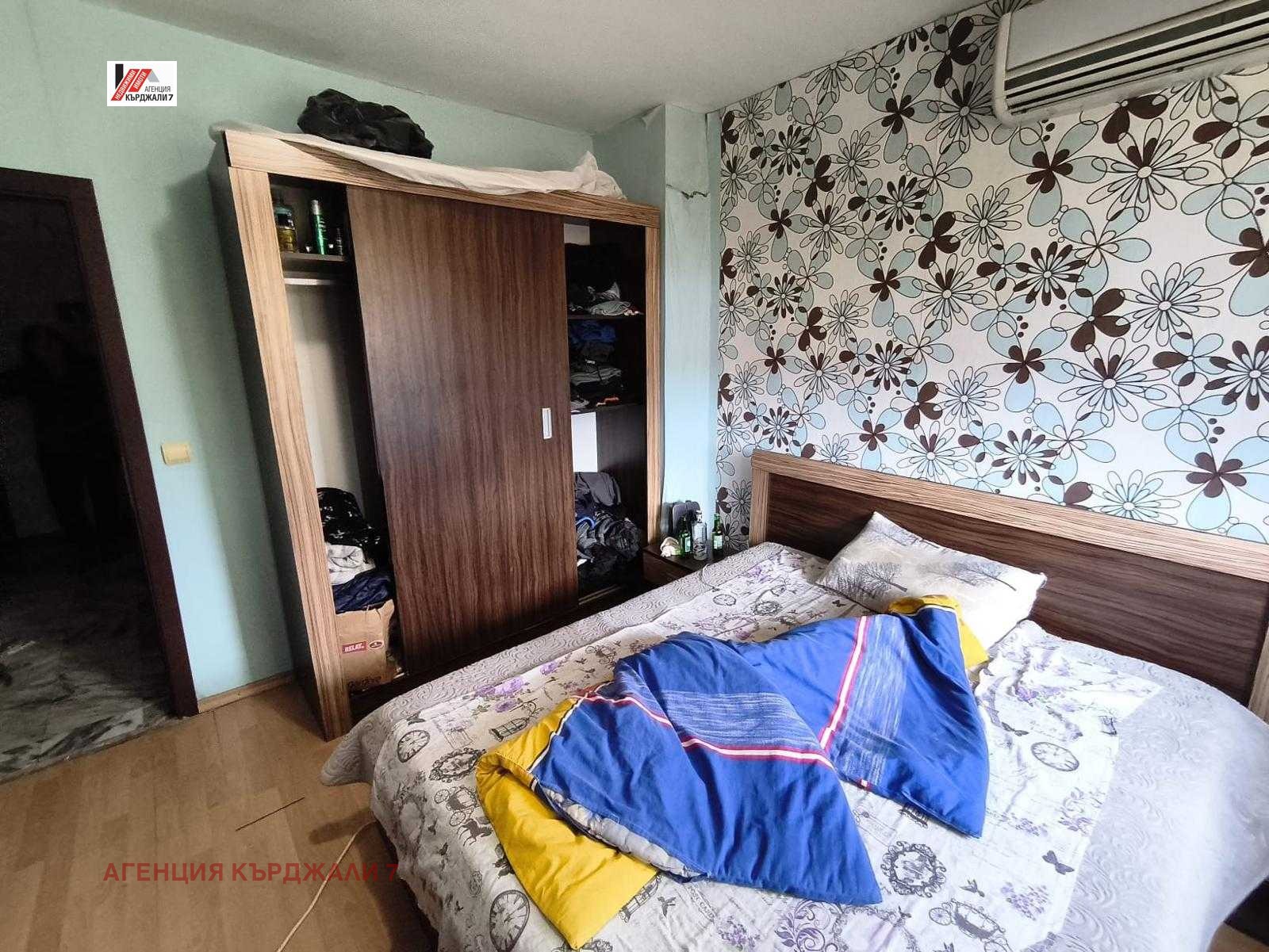 Продава 3-СТАЕН, гр. Кърджали, Възрожденци, снимка 13 - Апартаменти - 54665662
