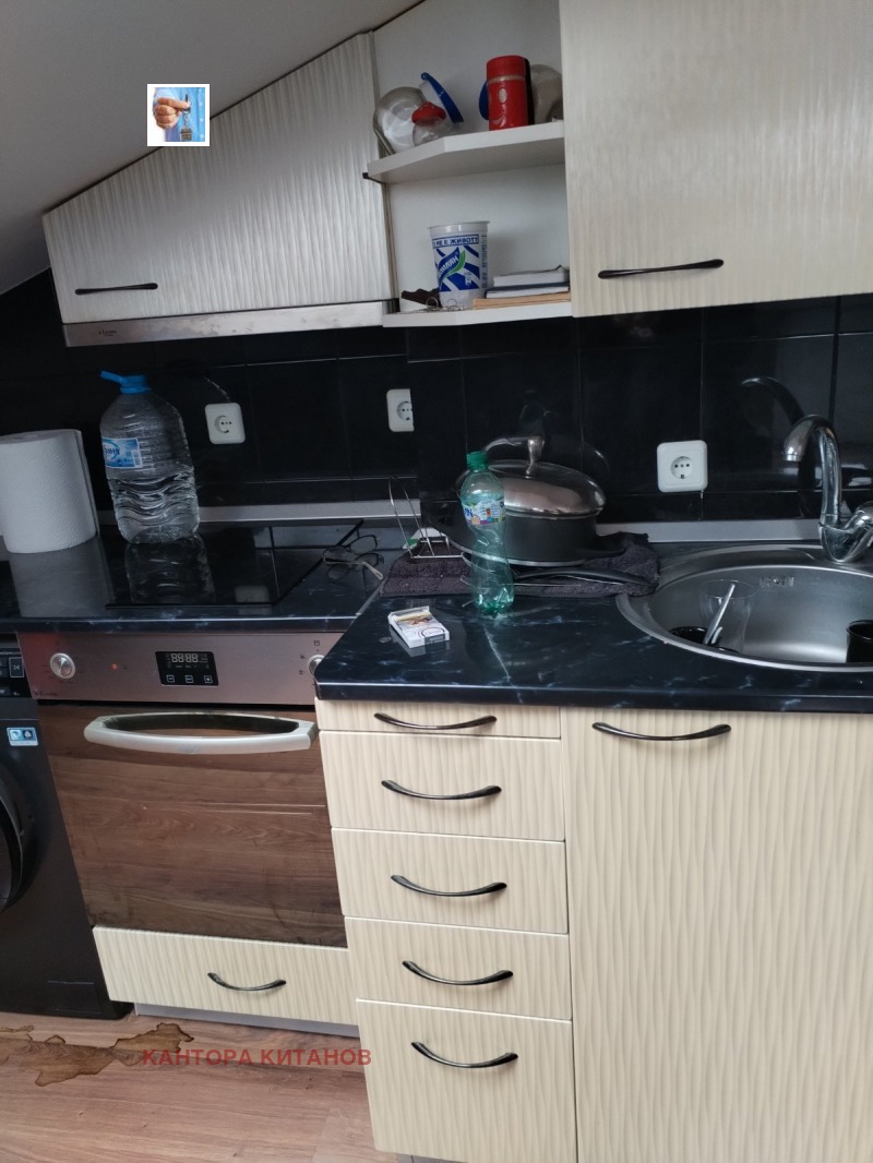 Продава АТЕЛИЕ, ТАВАН, гр. София, Карпузица