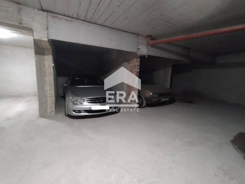 Продава ГАРАЖ, ПАРКОМЯСТО, гр. Варна, Център, снимка 5 - Гаражи и паркоместа - 53800634