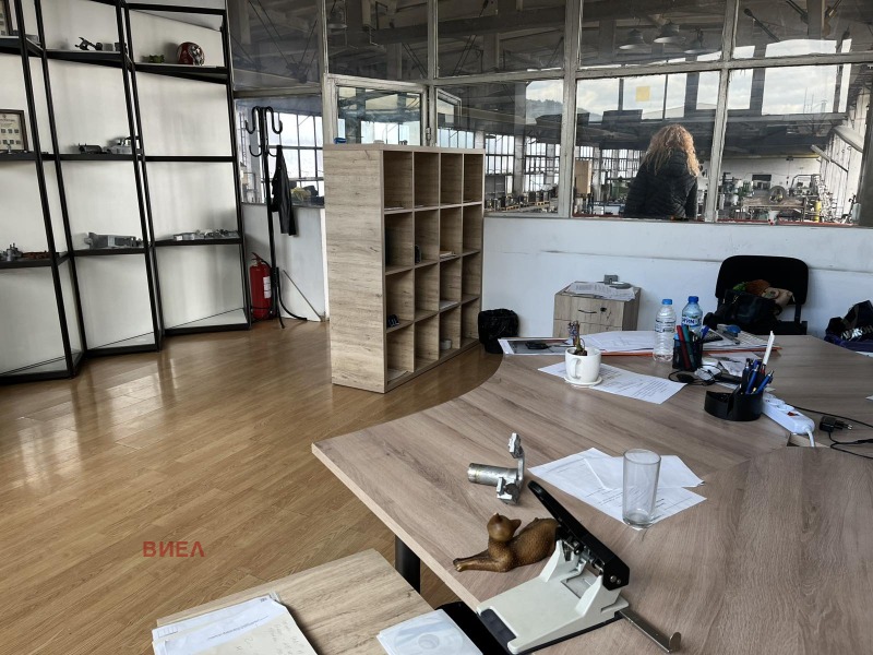 Продава  Пром. помещение област Пазарджик , гр. Панагюрище , 3400 кв.м | 73333138 - изображение [5]