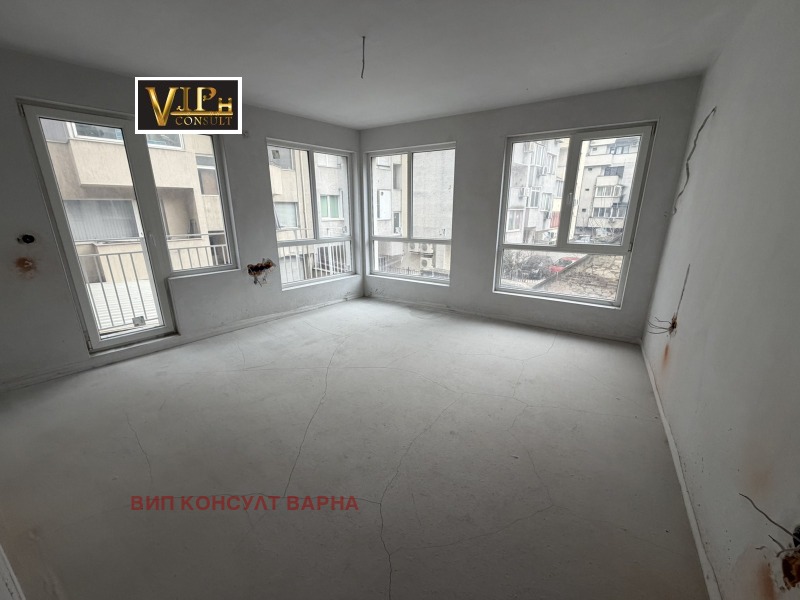 Продава 3-СТАЕН в град Варна, Лятно кино Тракия - 118 кв.м / 265 275 € » 518 832.80 лв., ВИП КОНСУЛТ ВАРНА
