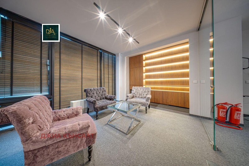 Продава ОФИС в град София, Борово - 186 кв.м / 557 310 € » 1 090 003.62 лв., ДЖИА КОНСУЛТ ЕООД