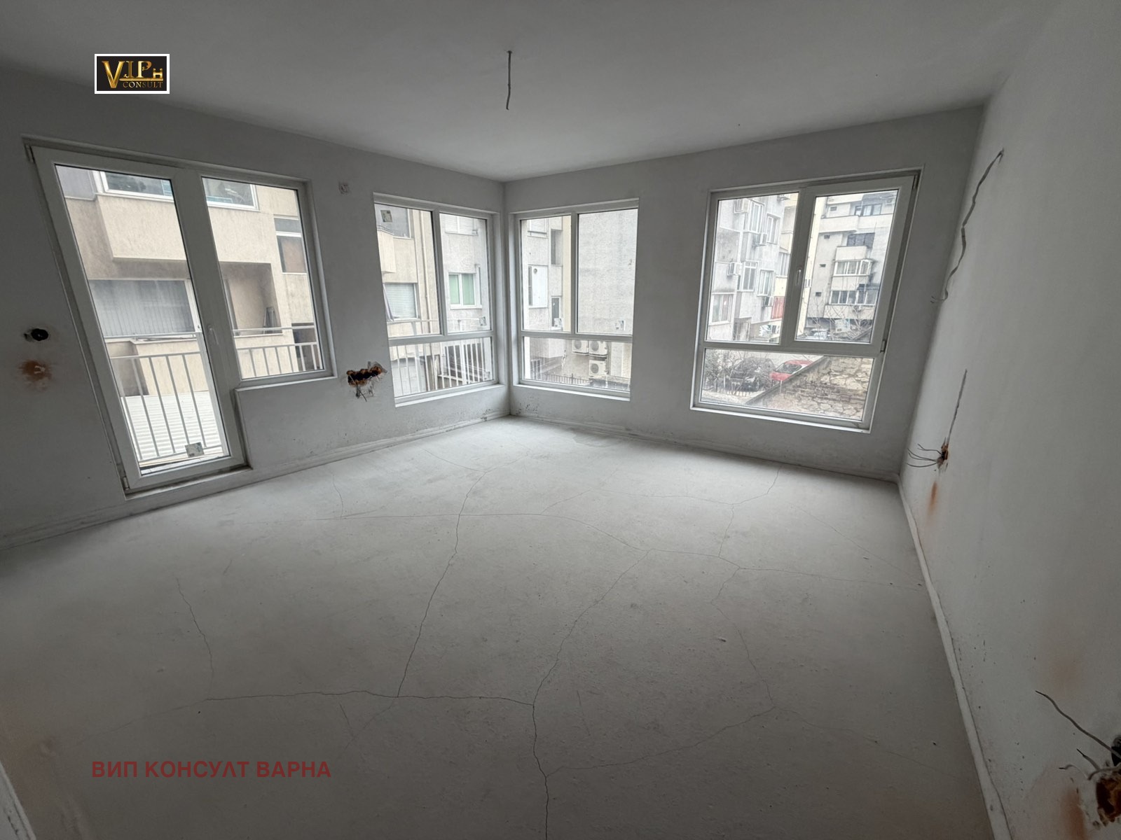 Продава 3-СТАЕН, гр. Варна, Зимно кино Тракия