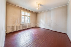 3+ camere da letto Tsentar, Sofia 1