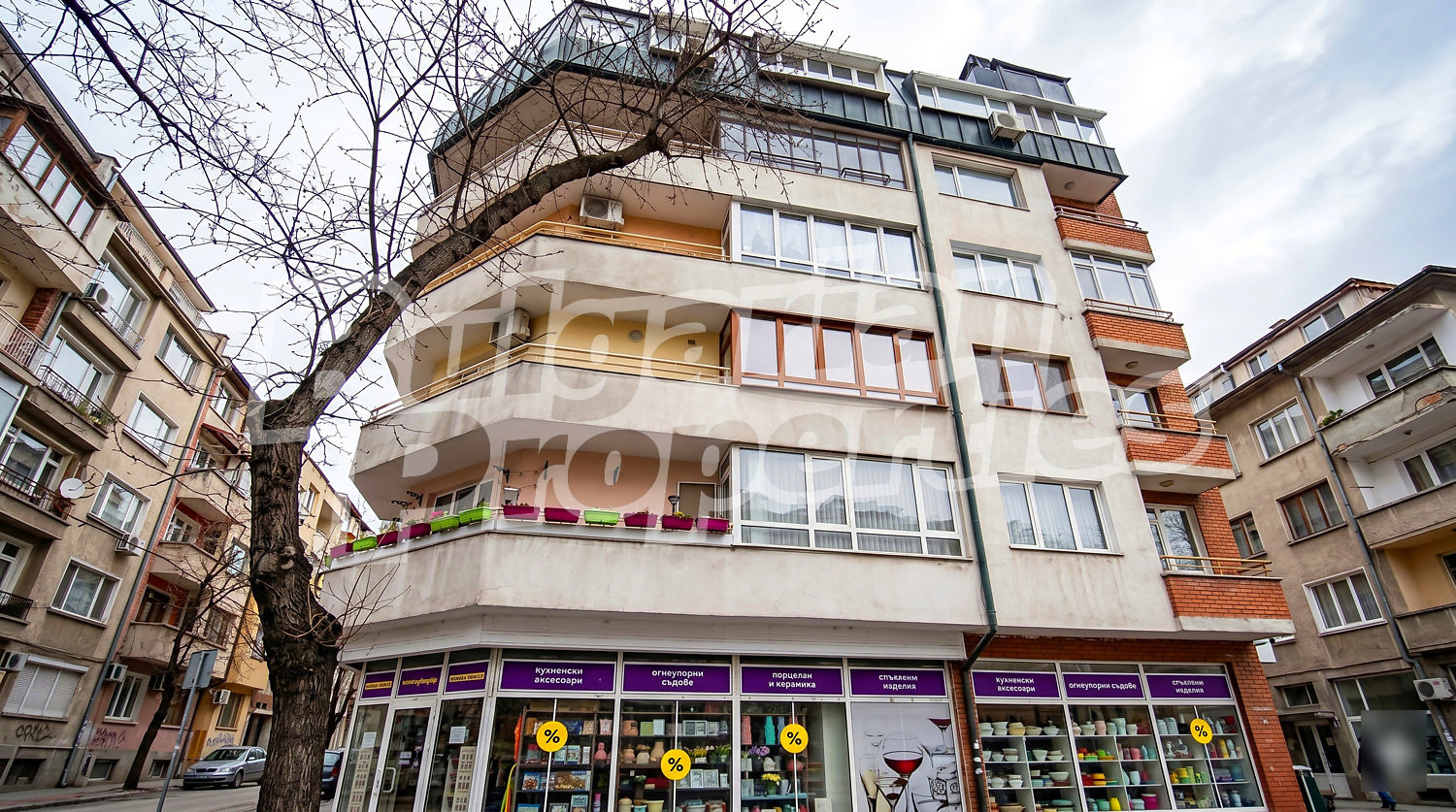 Продава 4-СТАЕН, гр. Варна, ВИНС-Червен площад