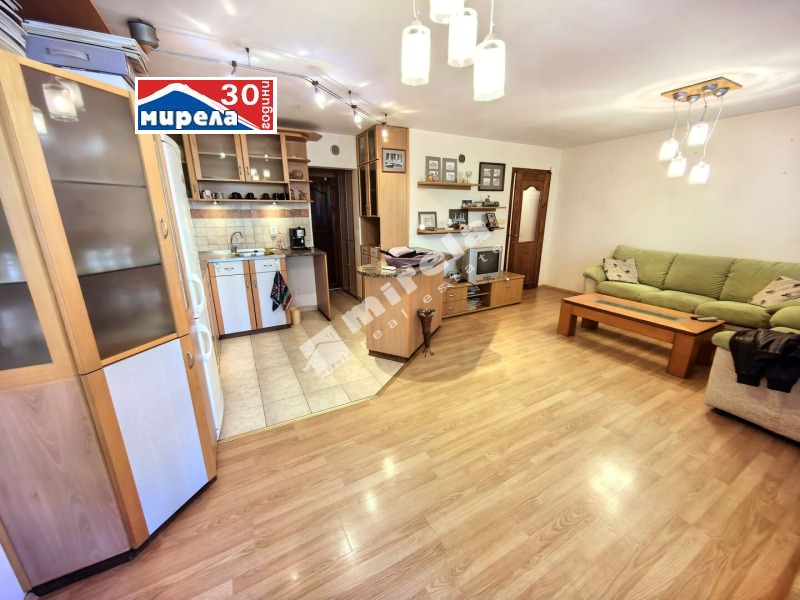 Продава 3-СТАЕН, гр. Велико Търново, Център, снимка 2 - Апартаменти - 52612022