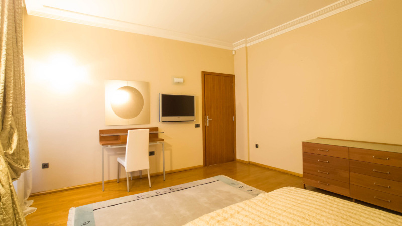 Продава 3-СТАЕН, гр. София, Център, снимка 11 - Апартаменти - 52990455