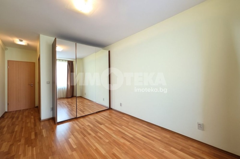 Продава МНОГОСТАЕН, гр. София, Лагера, снимка 2 - Апартаменти - 52403955