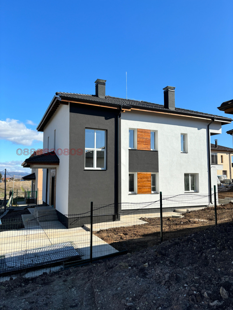 Продава  Къща област София , с. Хераково , 235 кв.м | 83951942