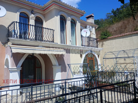 Hus k.k. Elenite, region Burgas