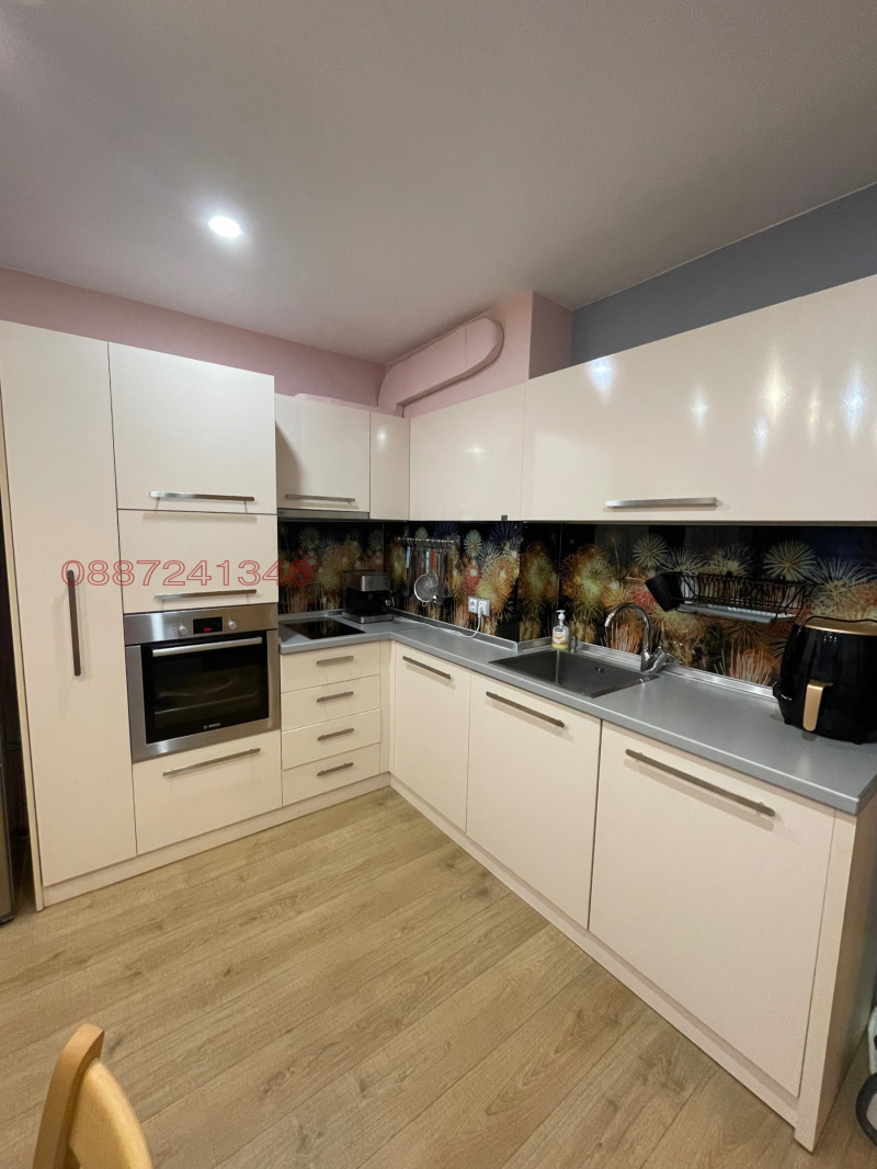 Продава 3-СТАЕН, гр. Бургас, Център, снимка 2 - Апартаменти - 52783078