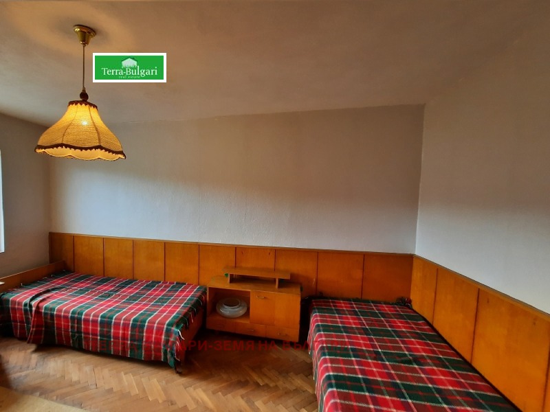 Продава ЕТАЖ ОТ КЪЩА, гр. Перник, Център, снимка 6 - Етаж от къща - 39387316