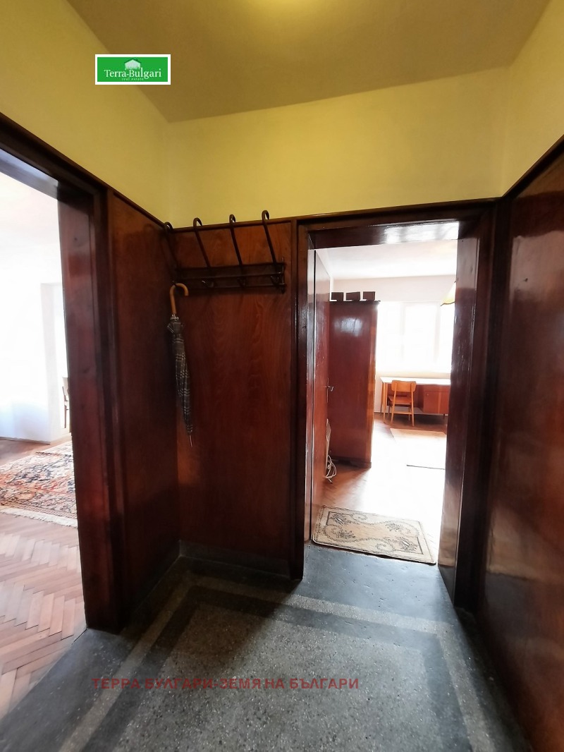 Продава ЕТАЖ ОТ КЪЩА, гр. Перник, Център, снимка 11 - Етаж от къща - 39387316