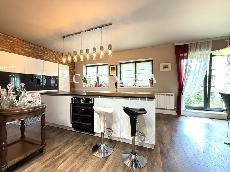 In vendita  Casa Sofia , Tsentar , 400 mq | 34943720 - Immagine [3]